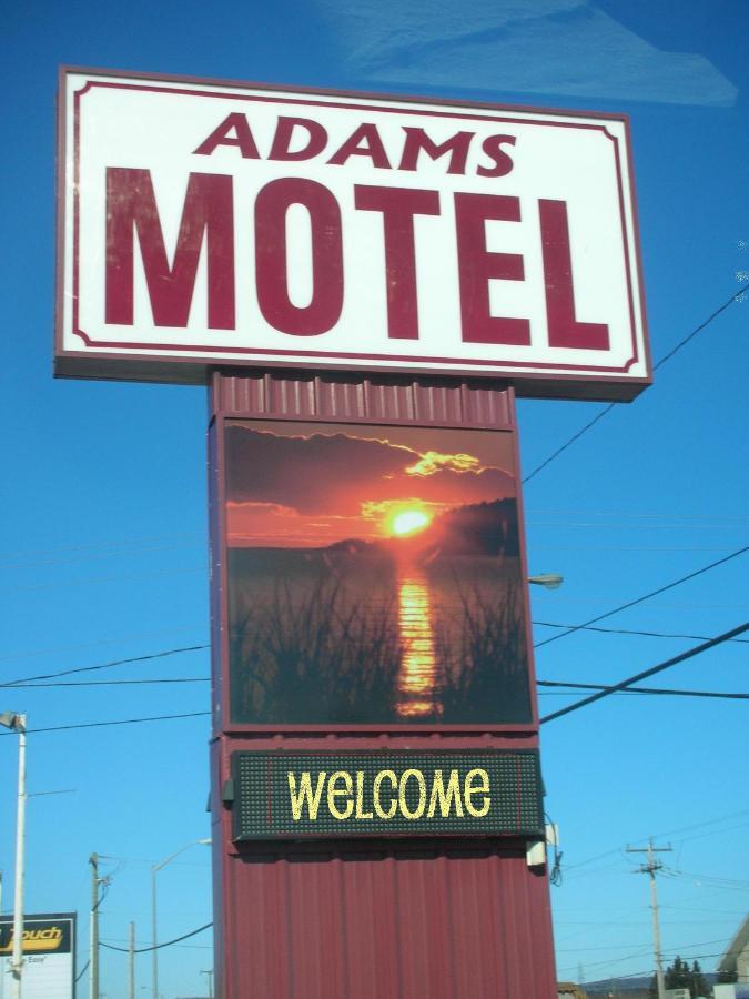 Adams Motel Су Сент Мари Екстериор снимка