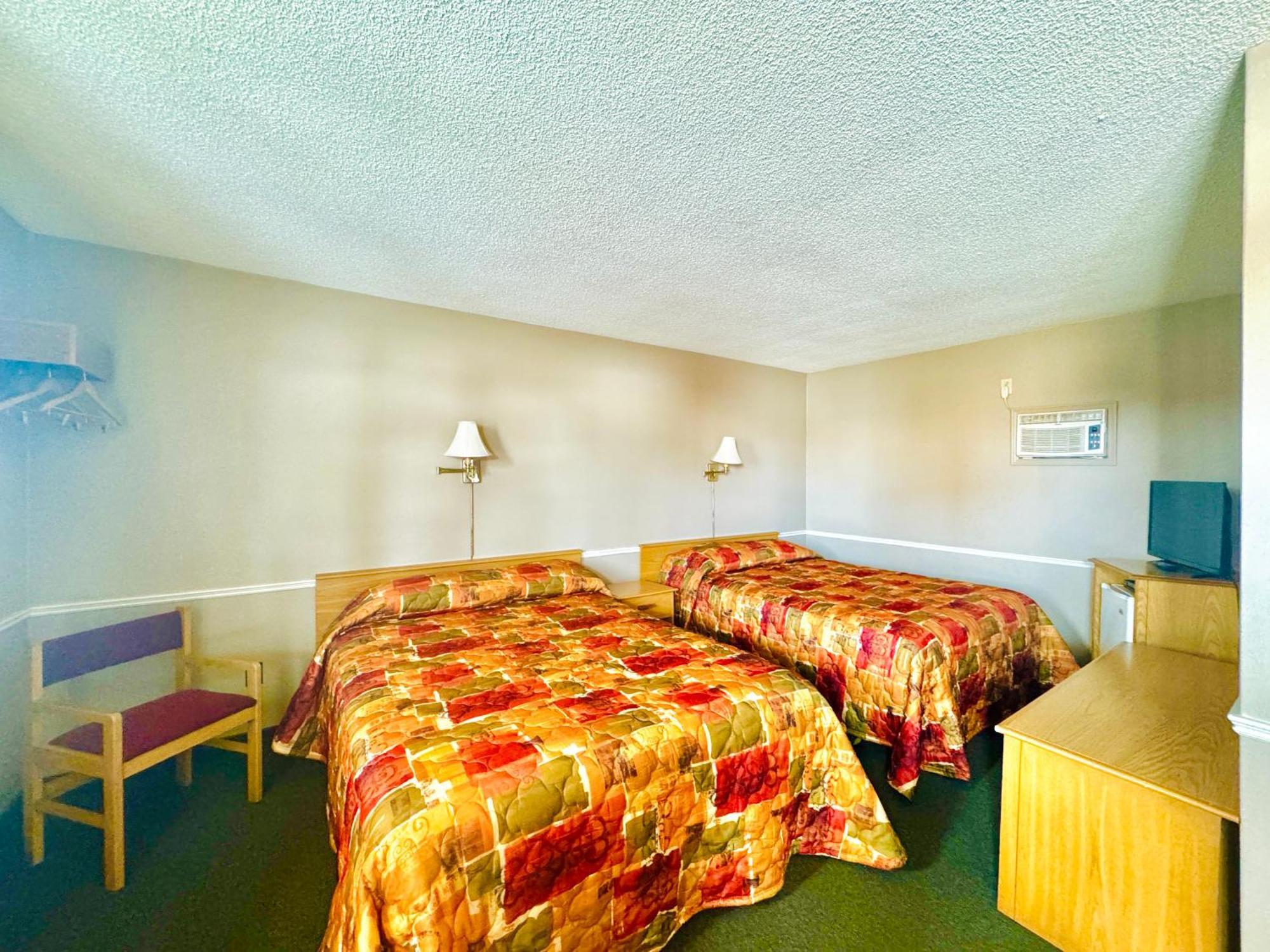 Adams Motel Су Сент Мари Екстериор снимка