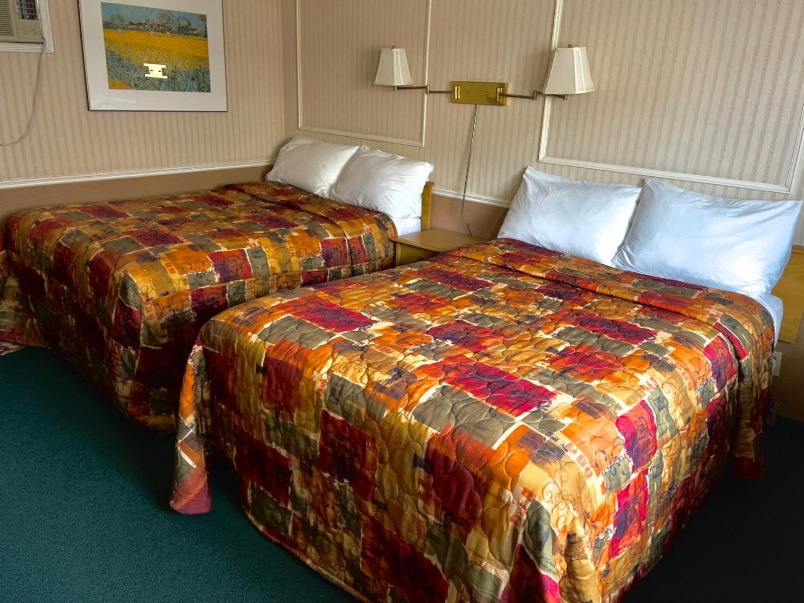 Adams Motel Су Сент Мари Екстериор снимка